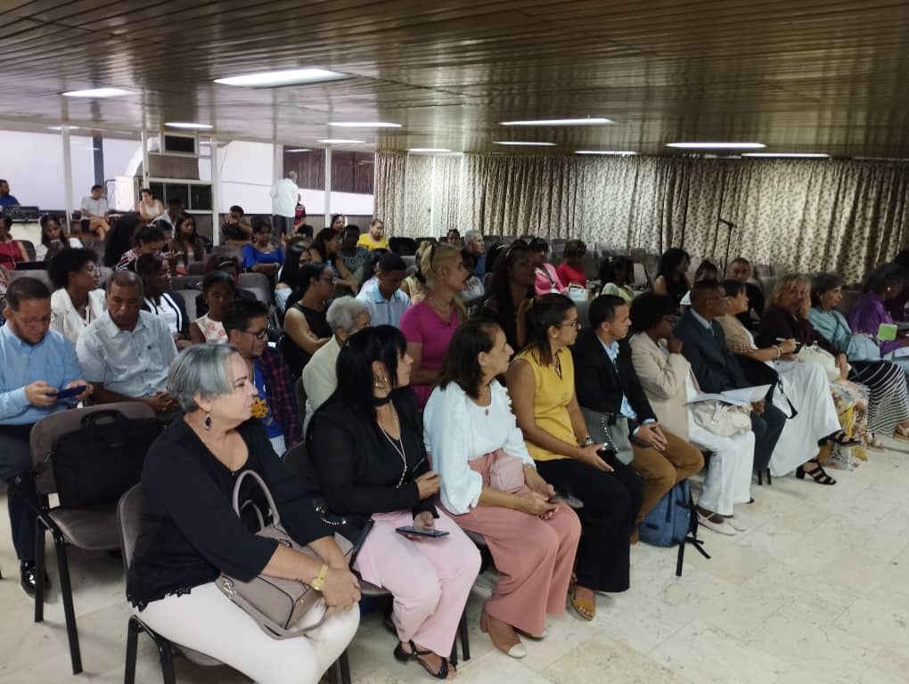 Sociedades que investigan, leyes que transforman