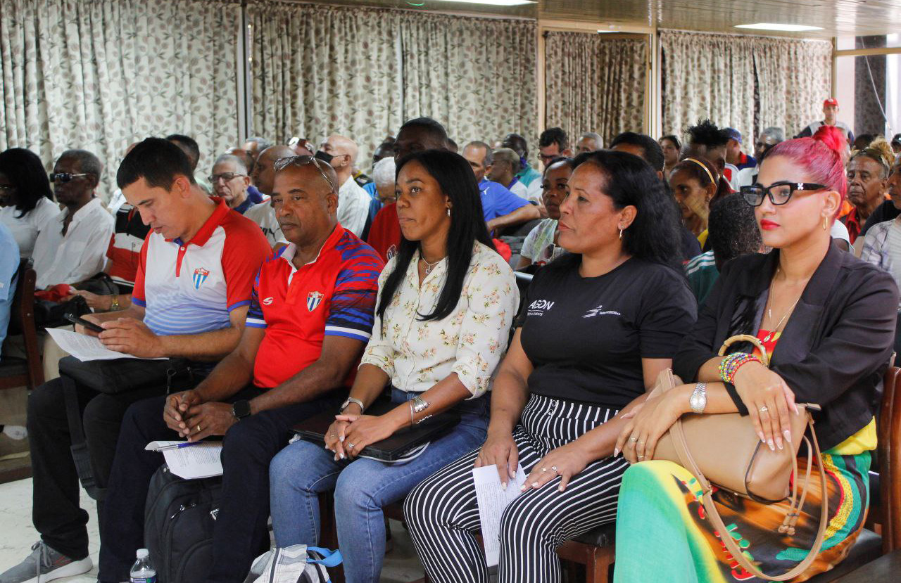 Analizan en Santiago de Cuba nueva Ley de Deportes