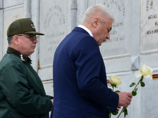 Rinde honores ministro ruso a cubanos caídos en Venezuela