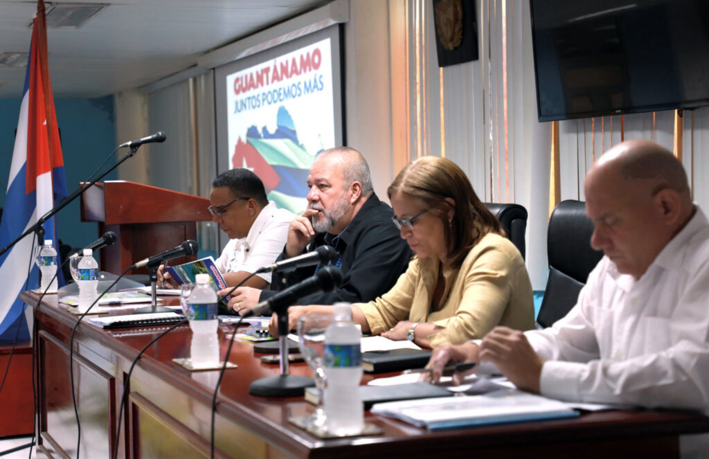 Insta Primer Ministro a dinamizar producción en Guantánamo y Santiago