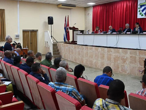 Convoca Díaz-Canel a mantener espíritu del XI Pleno del PCC