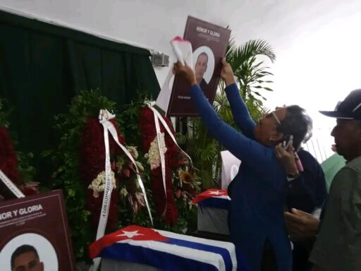 “Cuando se muere en los brazos de la patria agradecida, la muerte acaba, la prisión se rompe; ¡empieza al fin con el morir la vida!”—José Martí—