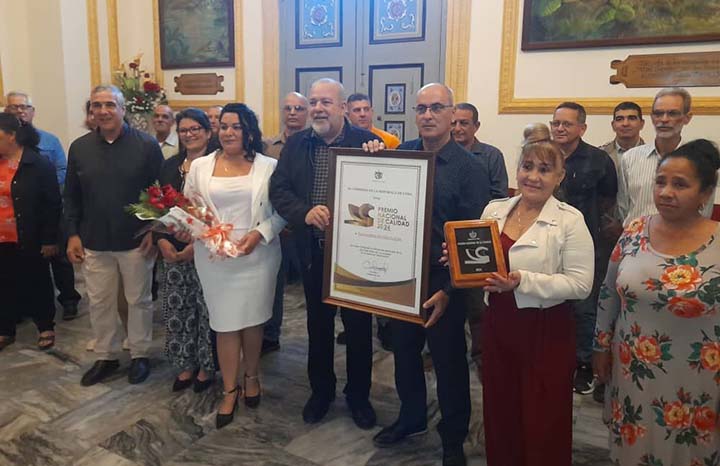 Entregan Premio Nacional de la Calidad a Alficsa S.A