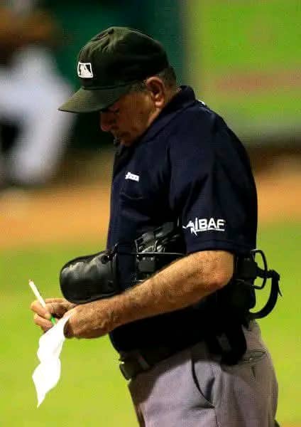 El silbato que calla: fallece Omar Lucero Aldaya, leyenda del arbitraje cubano