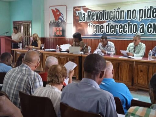 Realizan Pleno extraordinario del Comité Municipal del Partido en San Luis