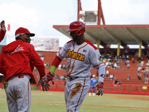 Matanzas «calienta» con victoria semifinal de la pelota en Cuba
