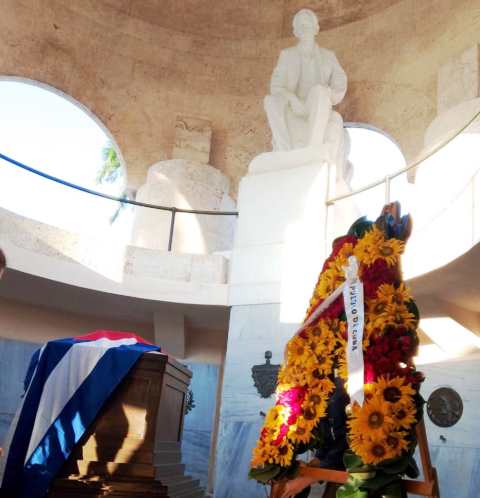 Rinden homenaje al Apóstol José Martí a 131 años de iniciada la Guerra Necesaria.