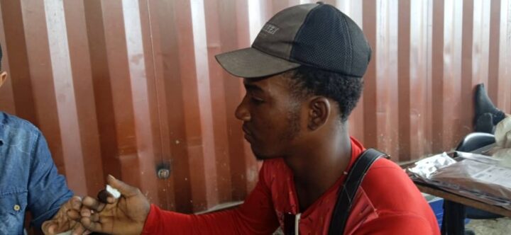 Trabajadores de un Parque Solar extienden el brazo y la vida (+Fotos)