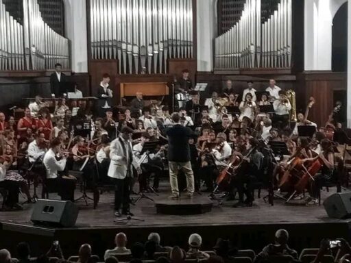 Festival Internacional Jazz Plaza en Santiago: Un Viaje Nostálgico a los Éxitos de los 80 en Concierto Sinfónico (+Fotos)