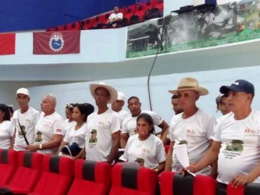 Campesinos sanluiseros desarrollan actividades en saludo a aniversario 65 de su organización