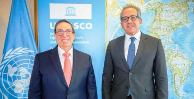 Canciller cubano dialogó en París con el Director General de la Unesco