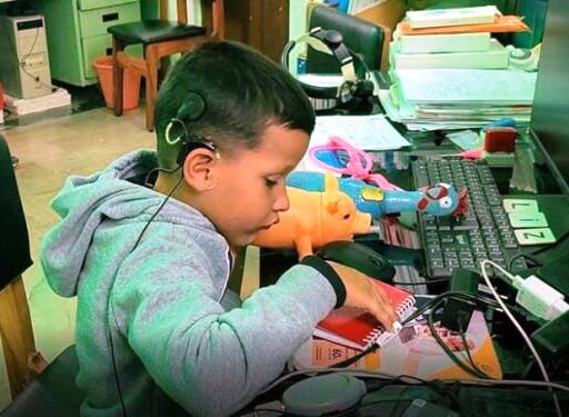 Un cuarto de siglo devolviendo la audición