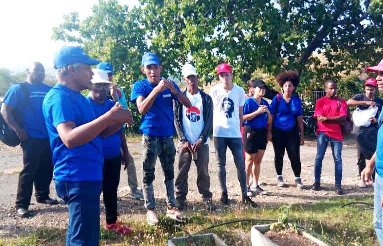 Universitarios homenajean el reinicio de las luchas por la independencia
