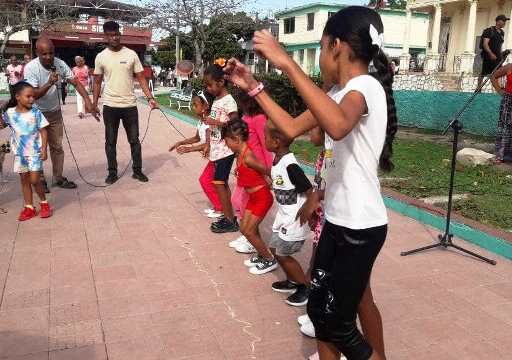 Promotores e Instructores promueven y llevan arte a pobladores de San Luis (+Fotos)