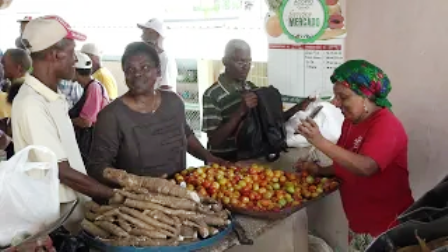 Recorren autoridades santiagueras mercados de la ciudad