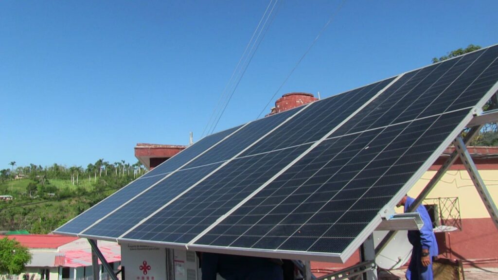 Radio Triple M transmite ahora con la fuerza del sol