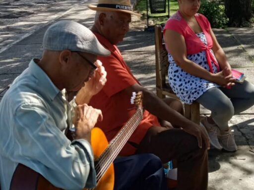 Donde los años se vuelven letras: el taller que siembra poesía en San Luis (+Fotos)