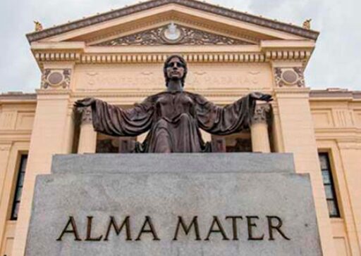 Autoridades y estudiantes dialogan en la Universidad de La Habana sobre continuidad del curso escolar