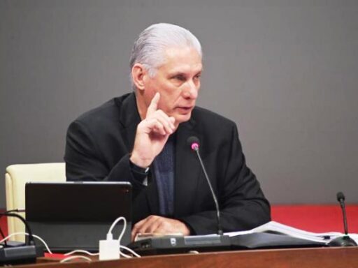 Convoca Presidente cubano a implementar transformaciones necesarias al modelo económico y social