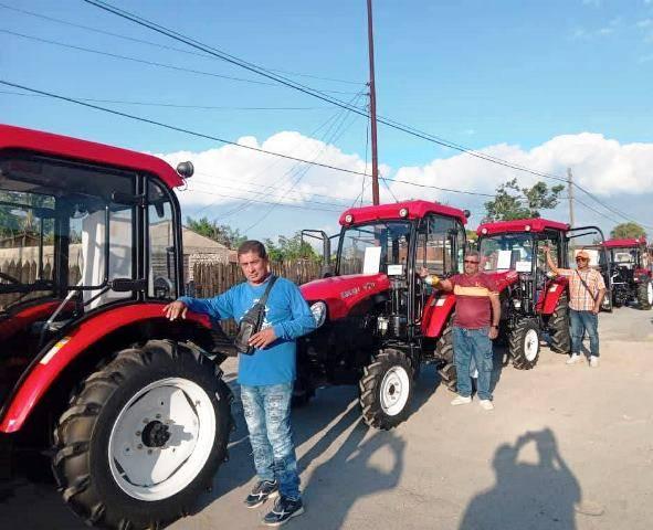 Campesinos santiagueros reciben técnica e insumos para aumentar sus producciones