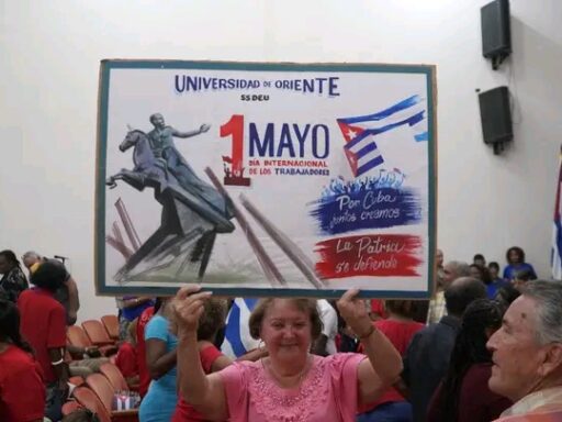 Realizan trabajadores de la Universidad de Oriente plenaria por el Primero de Mayo (+Fotos)