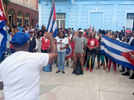 Trabajadores del Comercio, la Gastronomía y los Servicios comprometidos con el «1 de Mayo» (+Fotos)