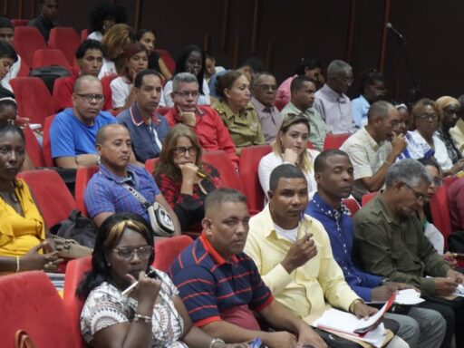 Sesiona en Santiago el pleno provincial del partido comunista