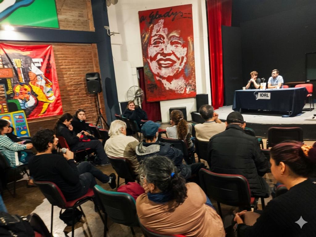 Lanzan en Chile libro para apoyar campaña de solidaridad con Cuba