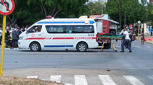 Accidente en Paseo y 23: Varios lesionados en taxi Gacela con 12 pasajeros; se desconocen las causas