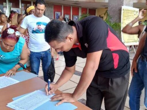 Santiagueros firman por Cuba