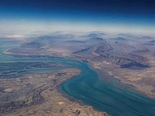 Irán vuelve a cerrar el estrecho de Ormuz