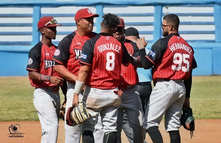 Sed de barridas y jornada de fuego en la Liga Élite de Béisbol