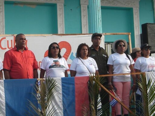 Desfile Proletario en Songo La Maya: la clase obrera reafirma su fe en la Revolución
