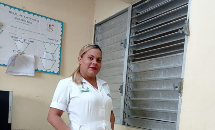 Detrás del uniforme, un corazón