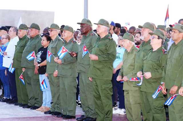 Díaz-Canel encabeza movilización en defensa de líder de la Revolución