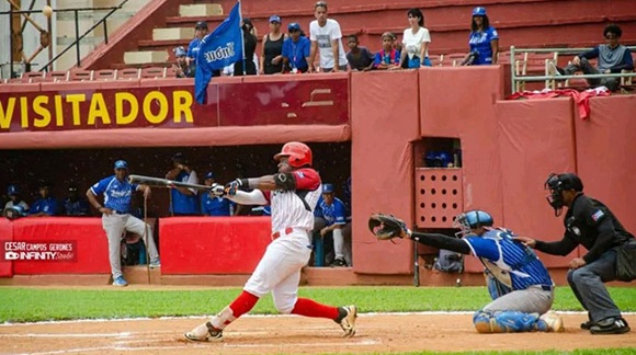 Industriales, a un paso de las semifinales en la Liga Élite
