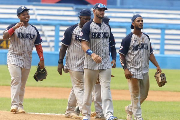 Cachorros y Leñadores con boleto a postemporada de Liga Élite