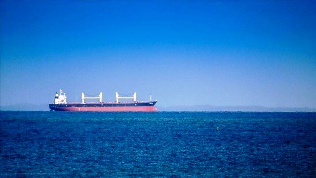 Primer buque iraní atraviesa la zona del bloqueo naval estadounidense
