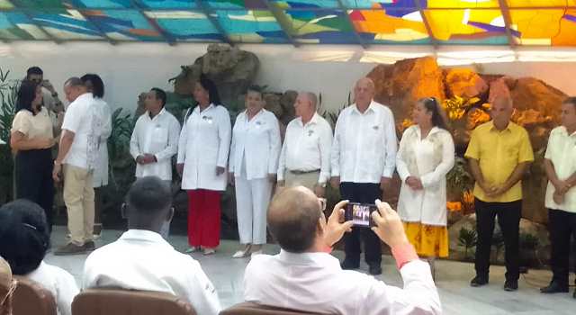 Reconocimiento a médicos santiagueros (+Fotos)