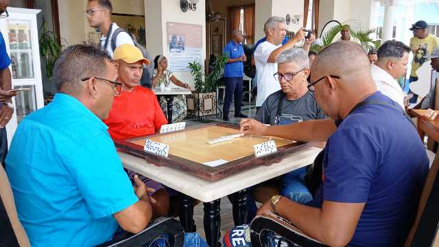 Inauguran Torneo Internacional de Dominó Ficha de Oro