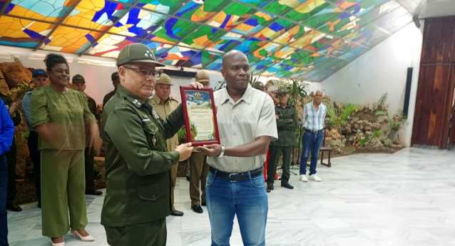 Realizan en Santiago de Cuba acto de ascenso y condecoraciones del Ministerio del Interior