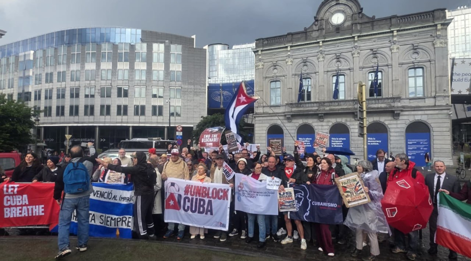Bajo la lluvia de Bruselas, Europa late por Cuba: Arranca convoy solidario que desafía el bloqueo
