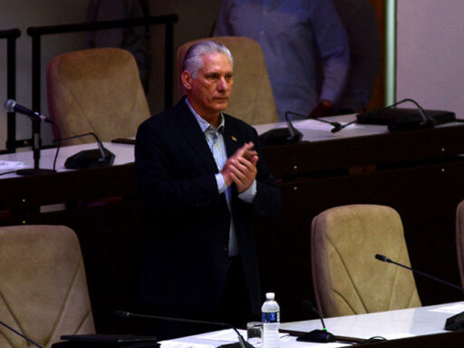 Presidente de Cuba denuncia bloqueo energético como castigo colectivo