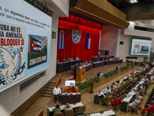 Primer Ministro actualiza al Parlamento cubano sobre la implementación de las Transformaciones Económicas y Sociales