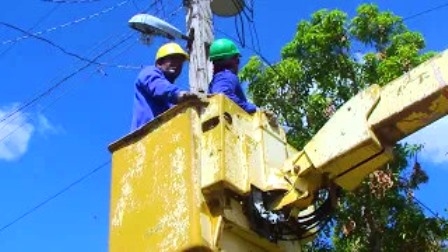 Padre e hijo, ejemplo y legado en la empresa eléctrica