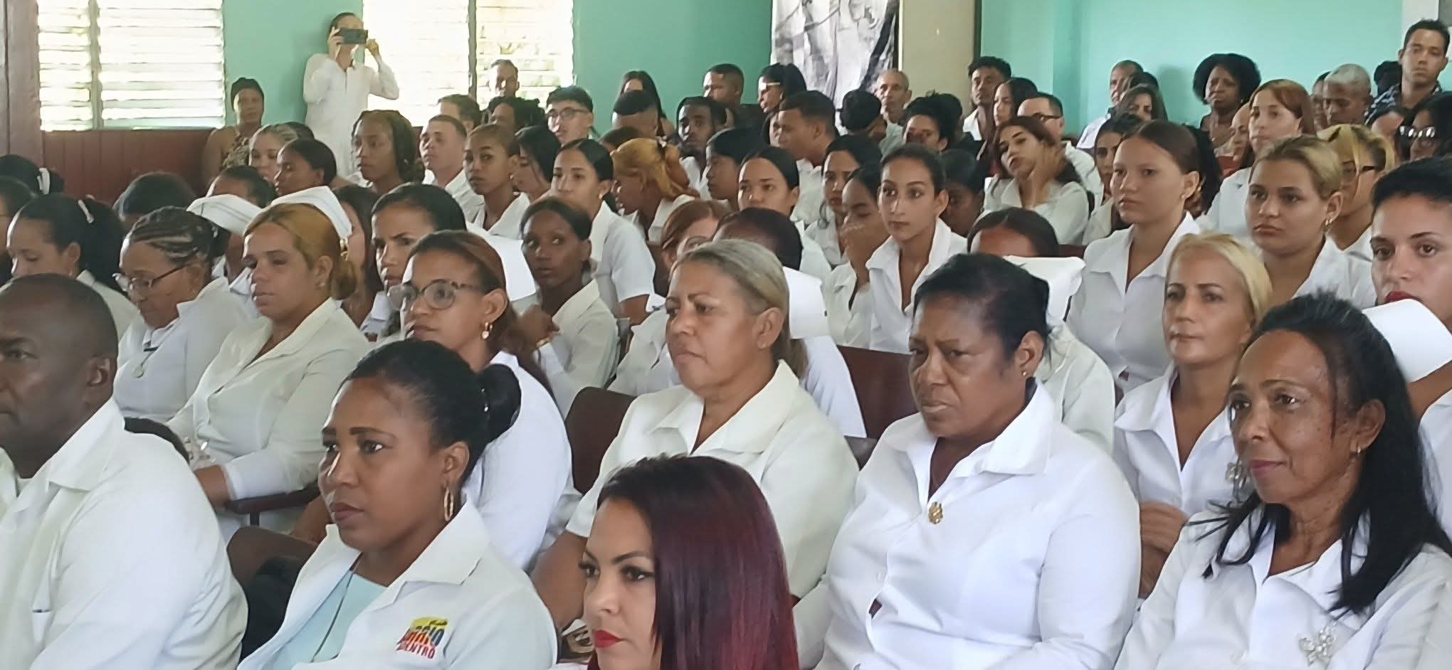 Se gradúan en San Luis profesionales de la salud