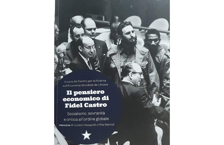 En italiano libro sobre el pensamiento económico de Fidel