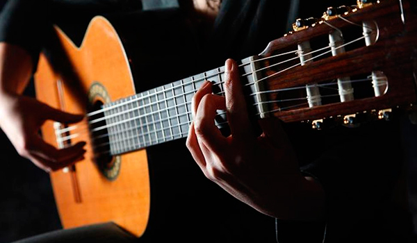 Santiago, guitarra y trova
