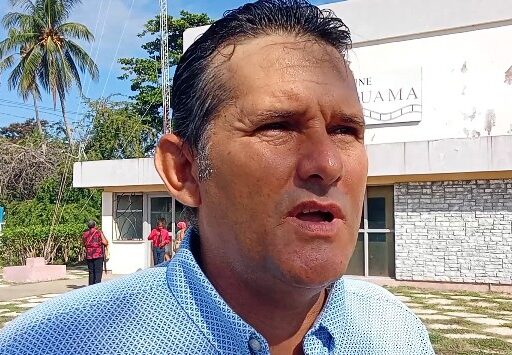 El cine de Chivirico se llena de fe y clamor contra el asedio