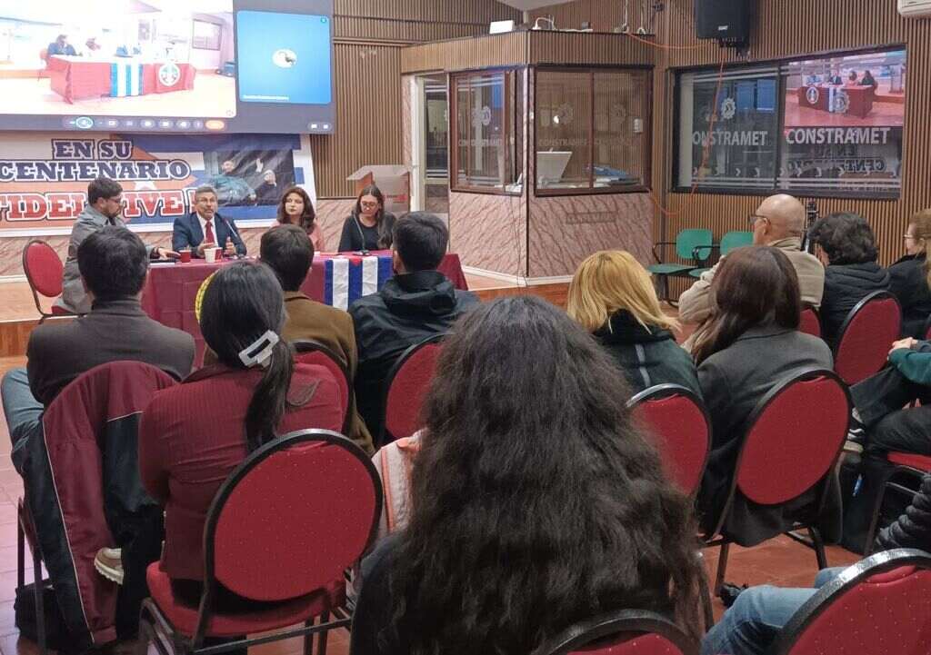 Disertan en Chile sobre Fidel y la Juventud: legado para el futuro